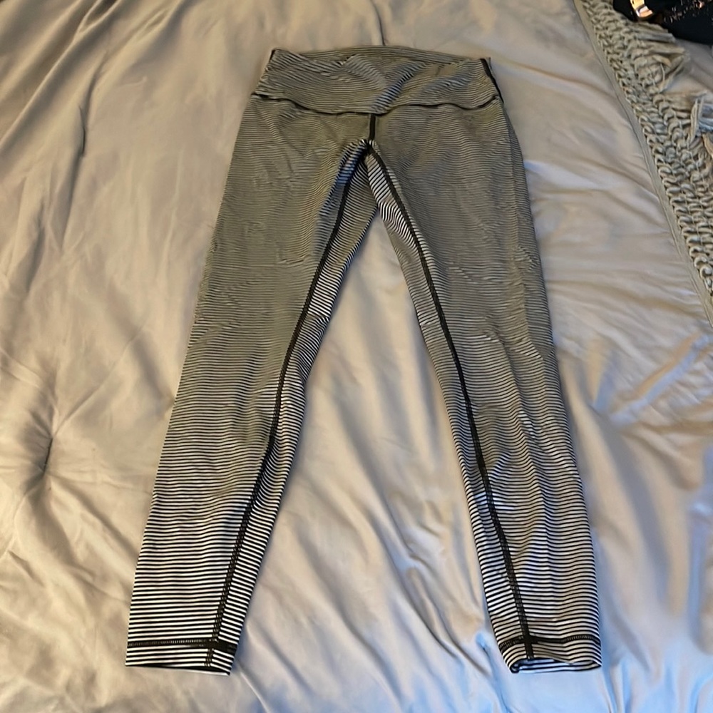 Wunder Under Full Length Striped Leggings - Size 10